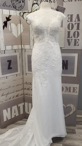 CN016 White Levetir Wedding Dress