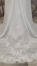 Load image into Gallery viewer, CN016 White Levetir Wedding Dress