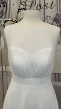 Load image into Gallery viewer, CU006 White AwBridal Wedding Dress