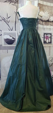 Load image into Gallery viewer, GUD023 Hunter Green Architural Evening Dress